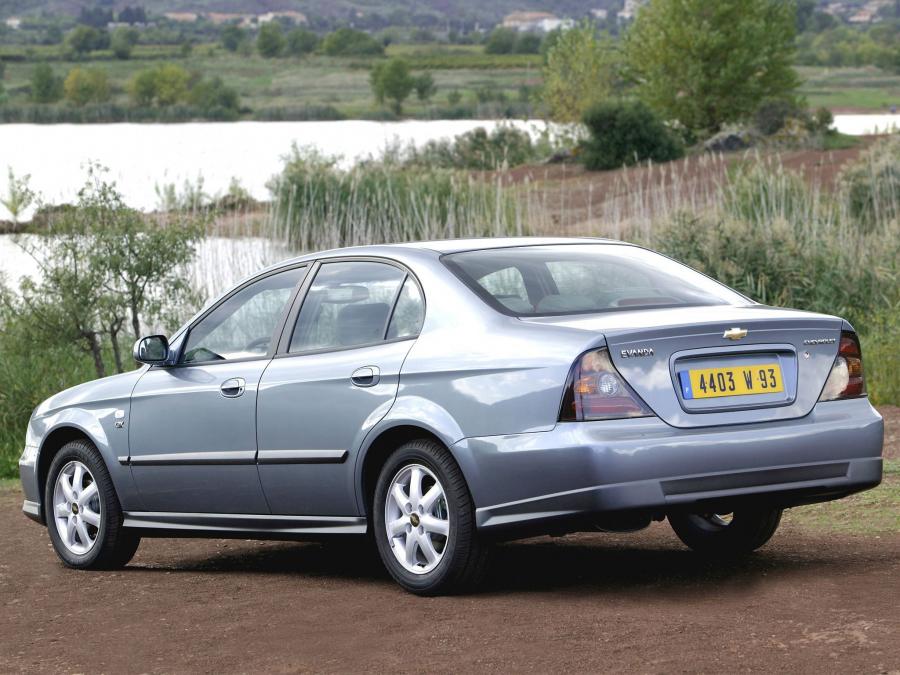  Chevrolet Evanda 2004 года  (фото 2 из 16)